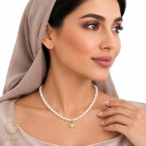 تن پوش گردنبند مروارید پرورشی و طلا با پلاک صدف طلا 18 عیار
